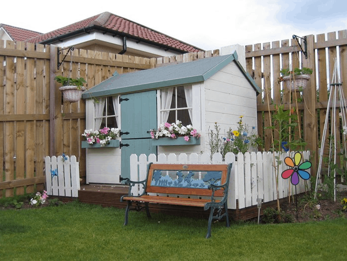 6 Tips And Ideas For Decorating Your Playhouse
